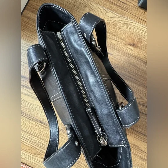 Vintage Coach Hamptons 9572 Leather Tote - Picture 5 of 10